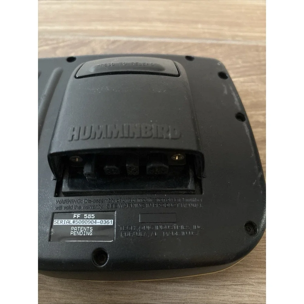 Humminbird FishFinder Fish Finder 585C‎ FF 585 without dock- Not Tested